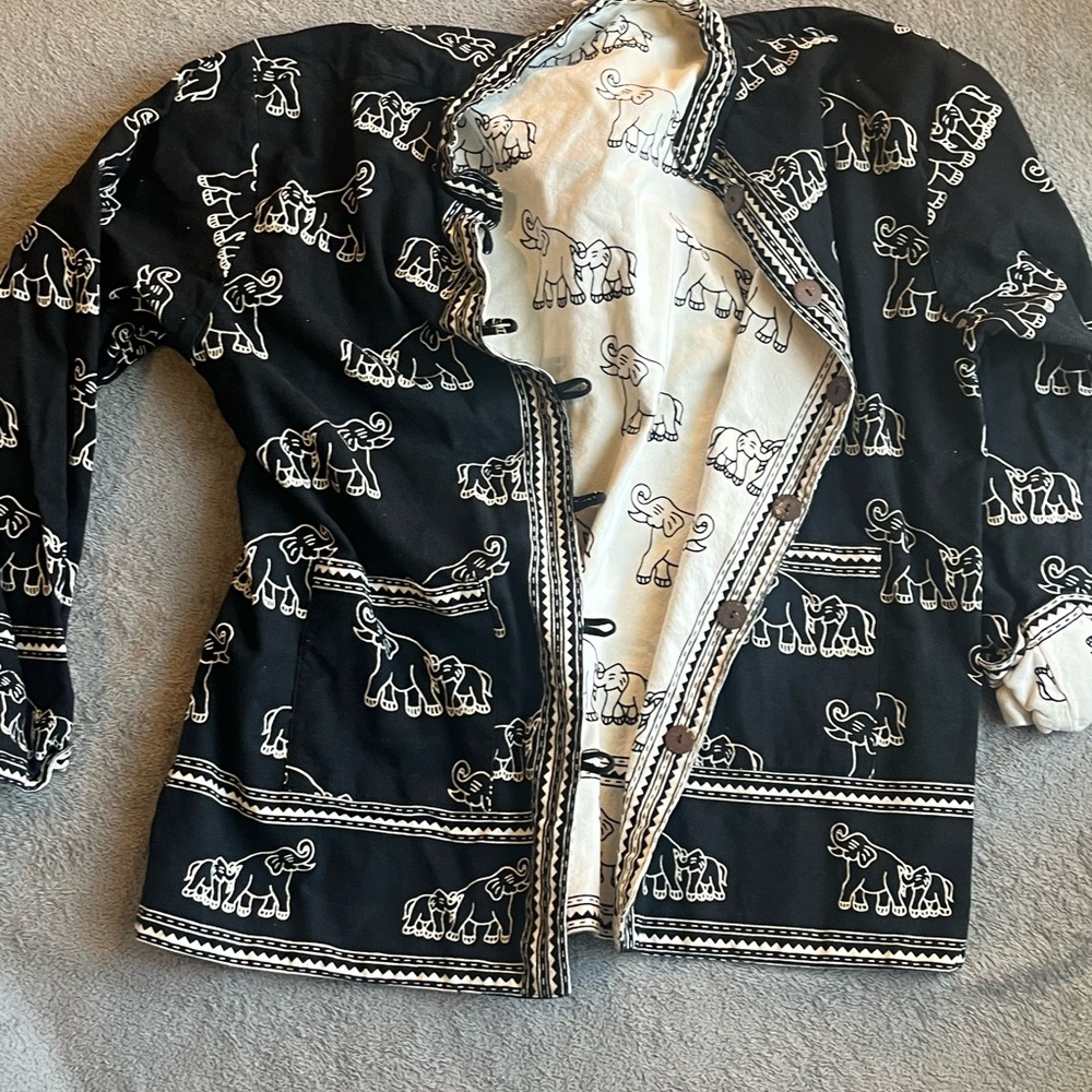 I.T.F Jacket‎ Womens  XL Shacket Reversible Black White Elephant Print